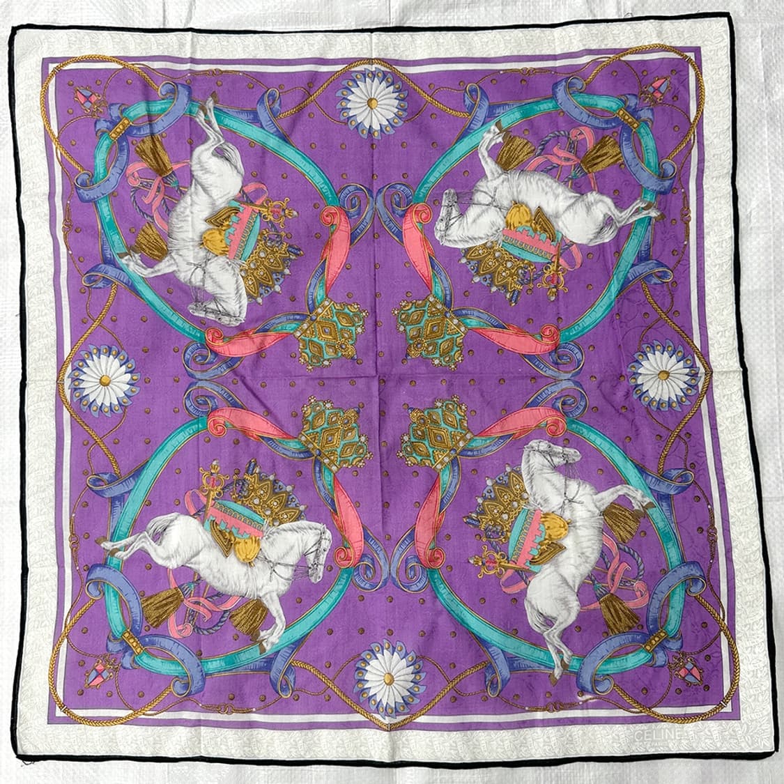 셀린느 그래픽 프린팅 쁘띠 스카프 손수건 미사용급 정품 상품이미지1