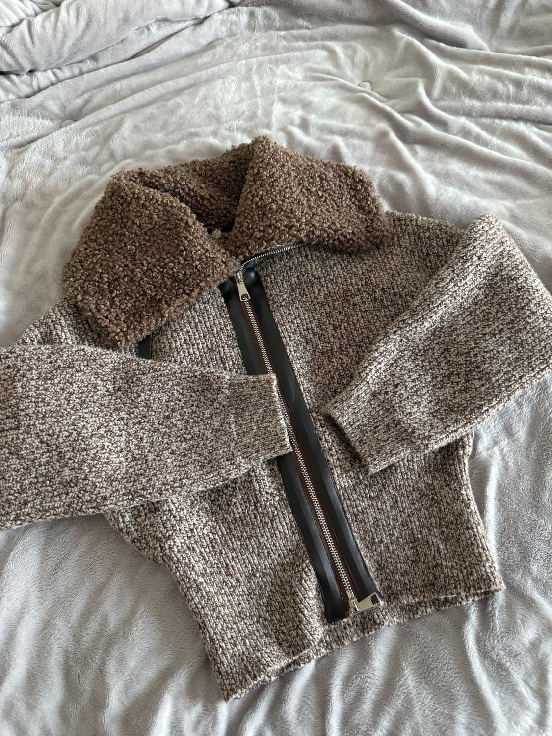 [새상품] 브라운 하이넥 뽀글이 퍼카라 투웨이 니트 집업 상품이미지2