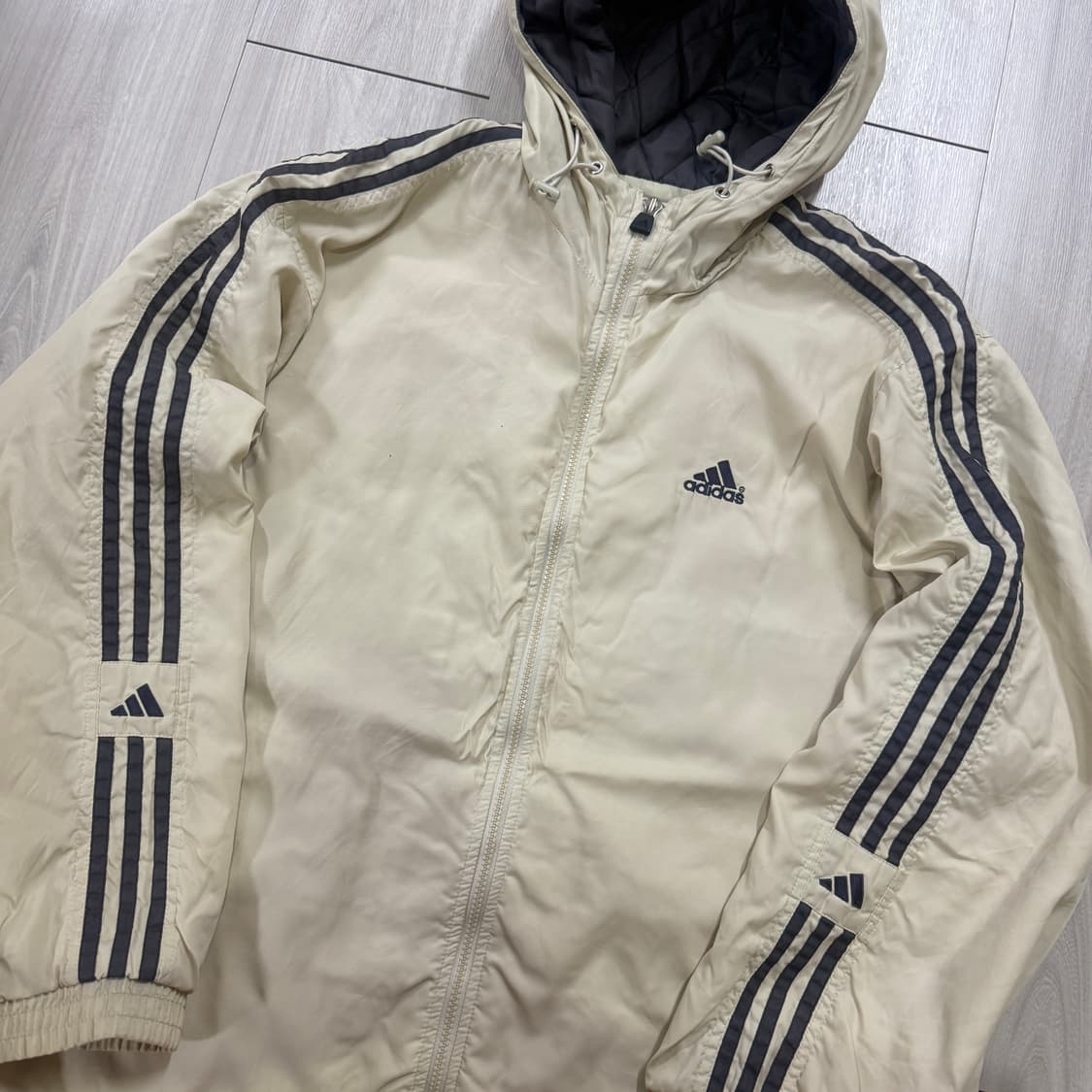 아디다스 00‘s 올드스쿨 누빔점퍼 상품이미지2