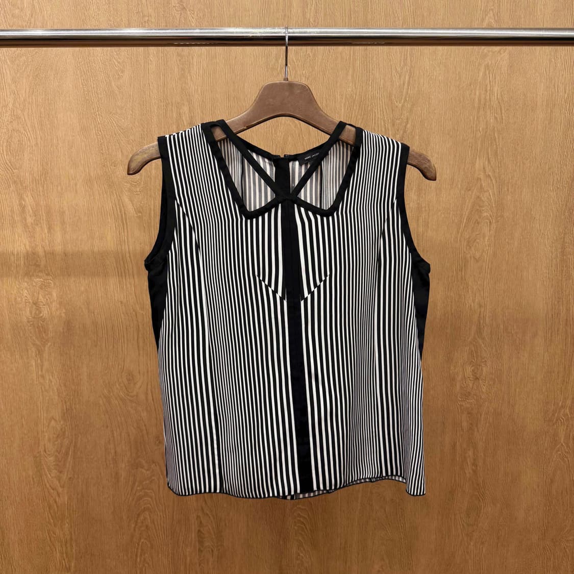 마크 제이콥스 스트라이프 슬리브리스 블라우스 리본 디테일 블랙 상품이미지2