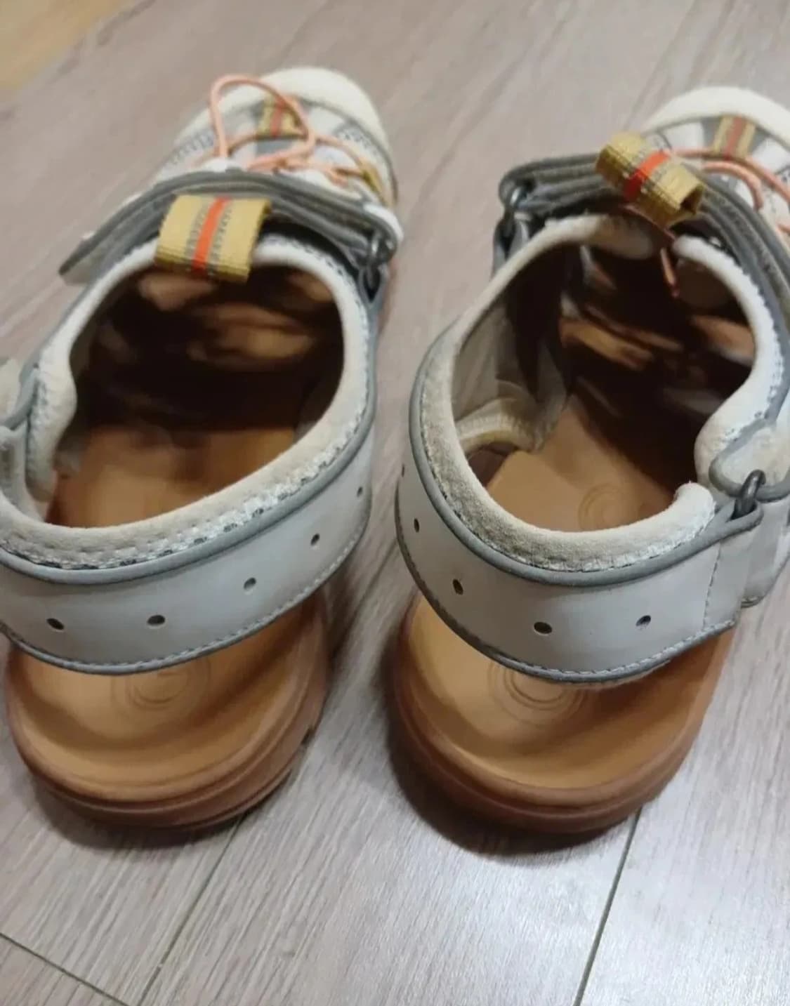 구삐 틴셀 스포트 샌들 상품이미지3