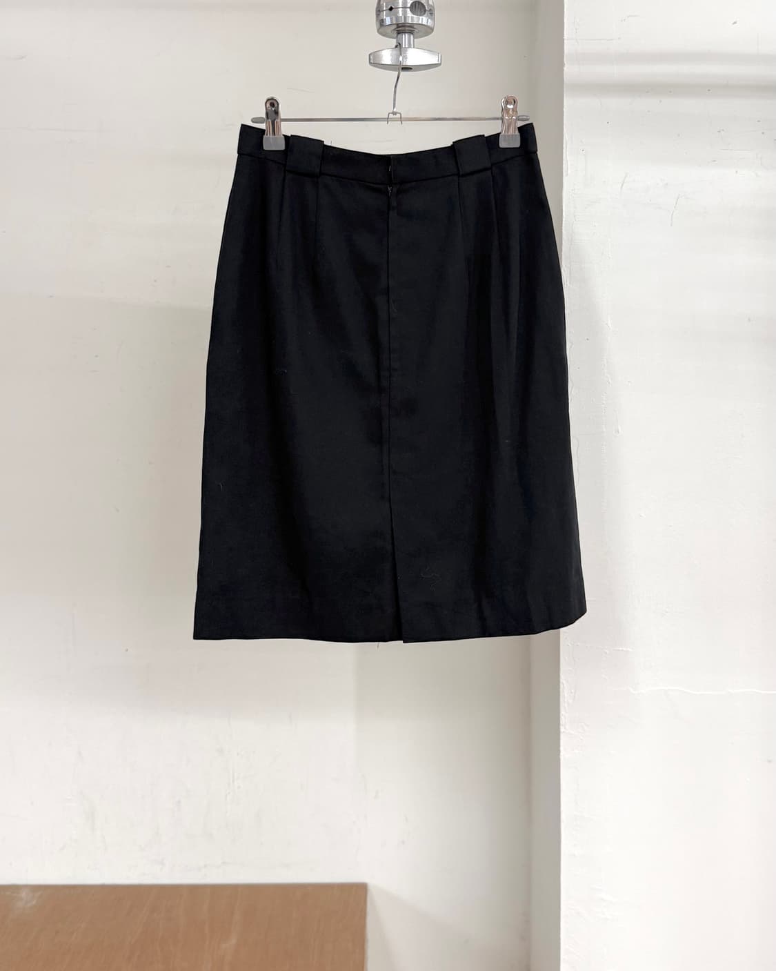 크리스찬 디올 블랙 핀턱 미디 스커트 상품이미지4