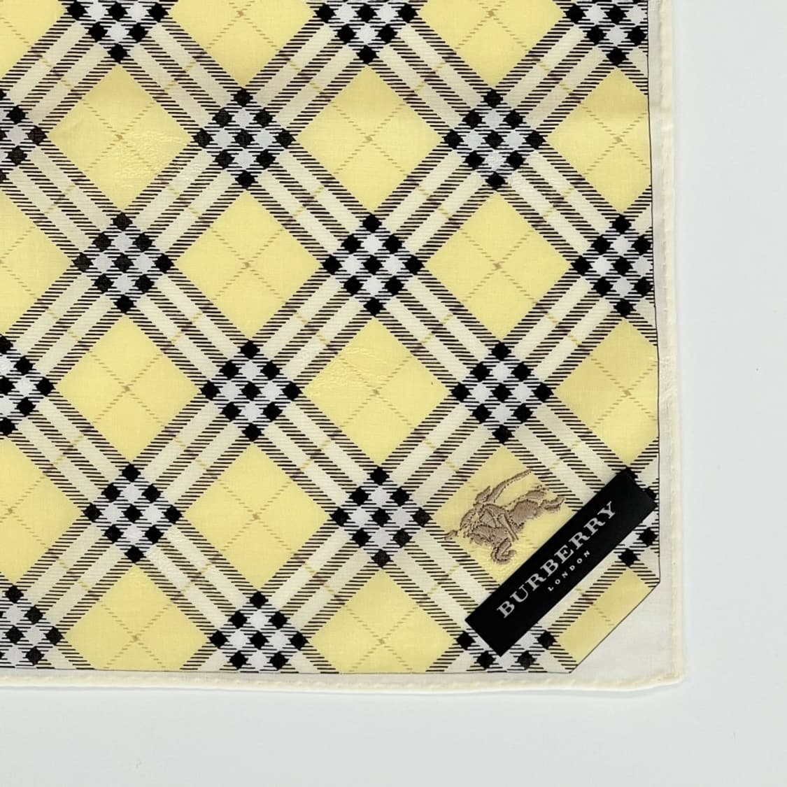 (새상품) burberry /버버리 쁘띠스카프 손수건 상품이미지3