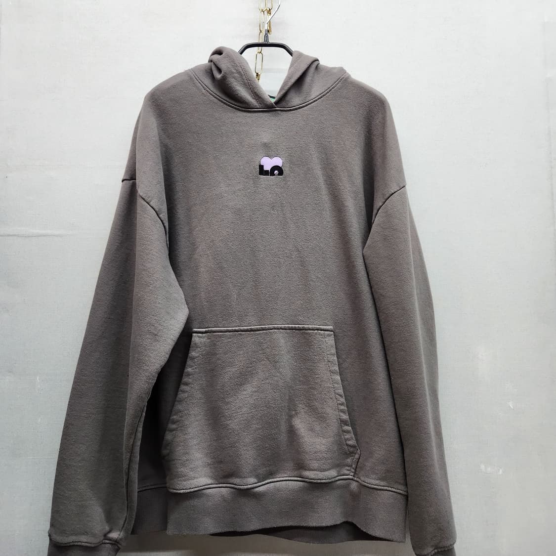 럭키슈에뜨 하트로고 자수 오버핏 후드티 F(XL) 상품이미지1