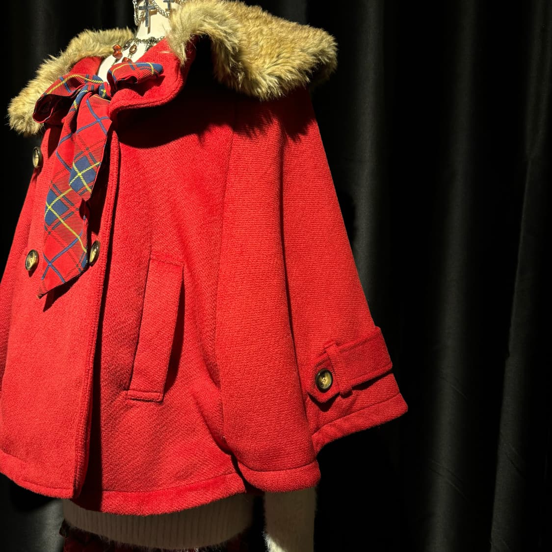 레드 케이프 코트 상품이미지3