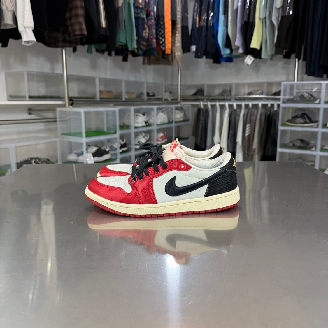 [리오브] 나이키 조던1 X 트로피 룸 레트로 세일 레드 로우 스니커즈 상품이미지1