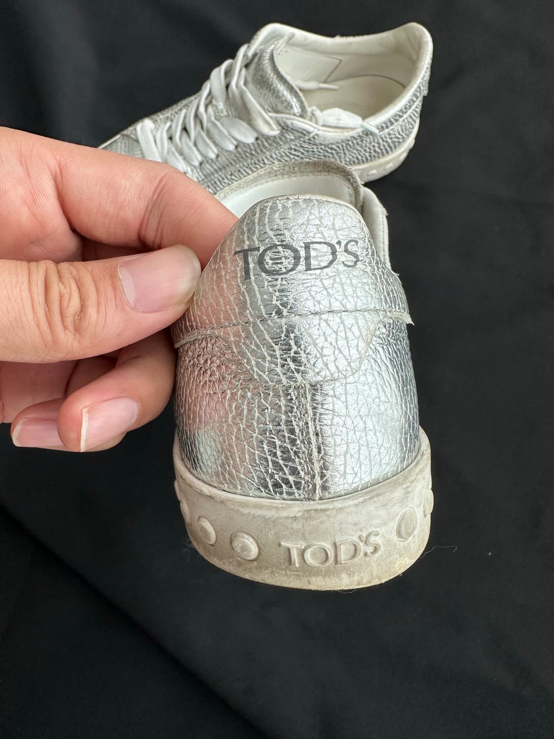 토즈 (TOD'S) 여성 메탈릭 실버 레더 스니커즈 (35사이즈) 상품이미지3