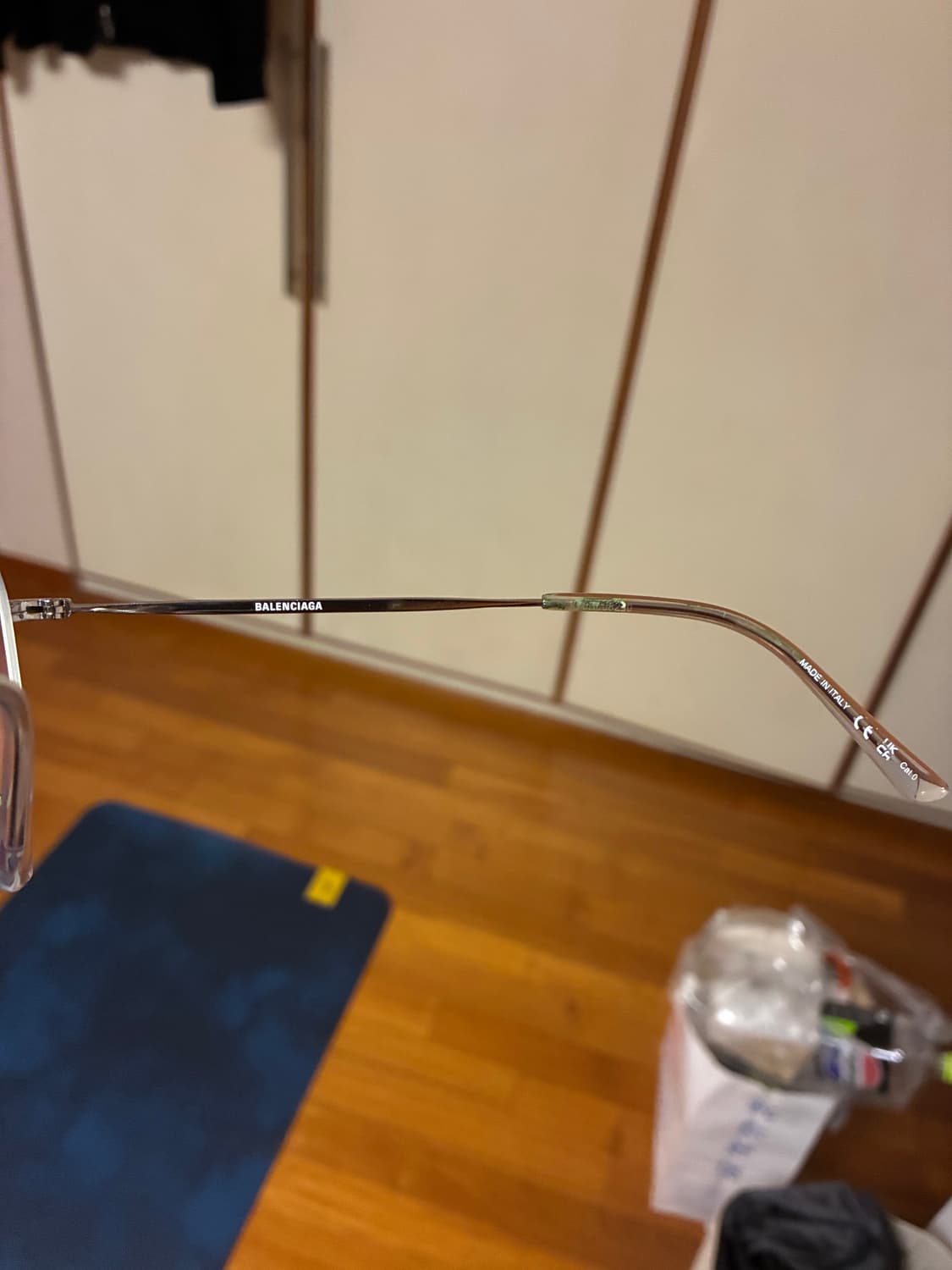 발렌시아가 인비저블 랙탱글 안경 실버 상품이미지5