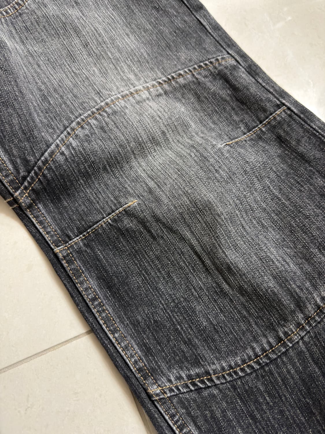 발렌시아가 디스트레스드 로우라이즈 와이드 진 상품이미지2