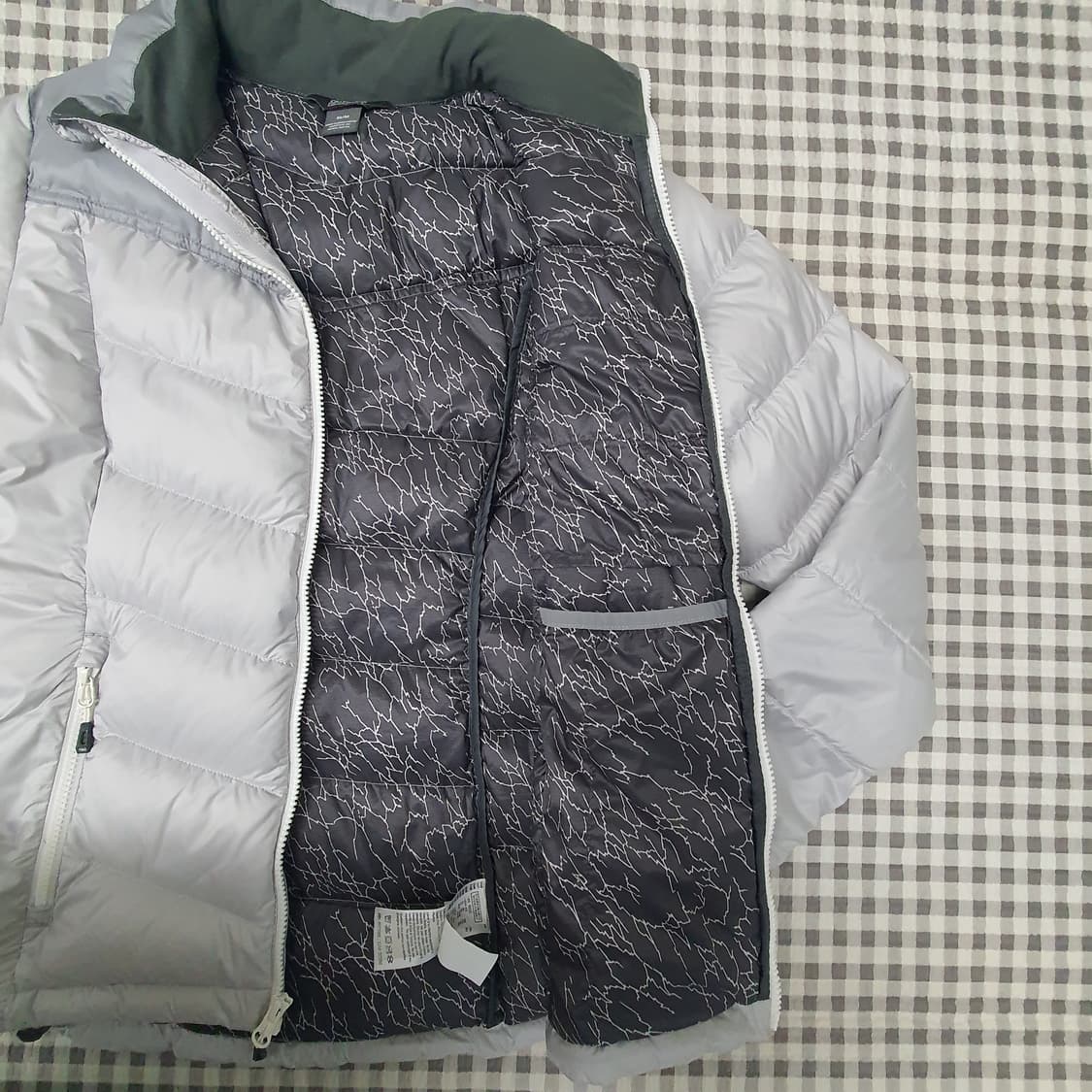 아웃도어 리서치 거위털 경량패딩 공용95 상품이미지6