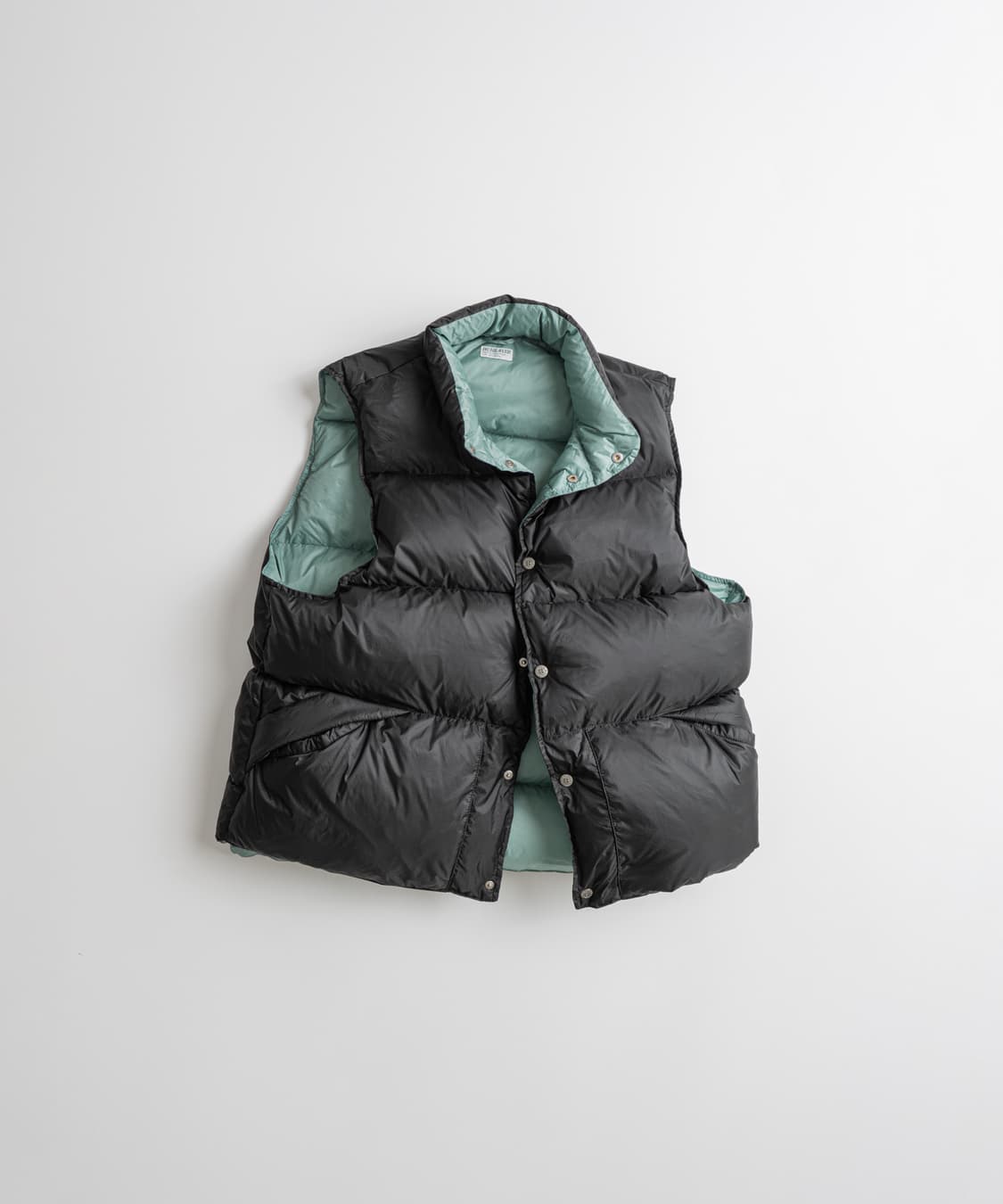 비헤비어 리버시블 덕다운 패딩 베스트 조끼 2사이즈 블랙/세이지그린 상품이미지1