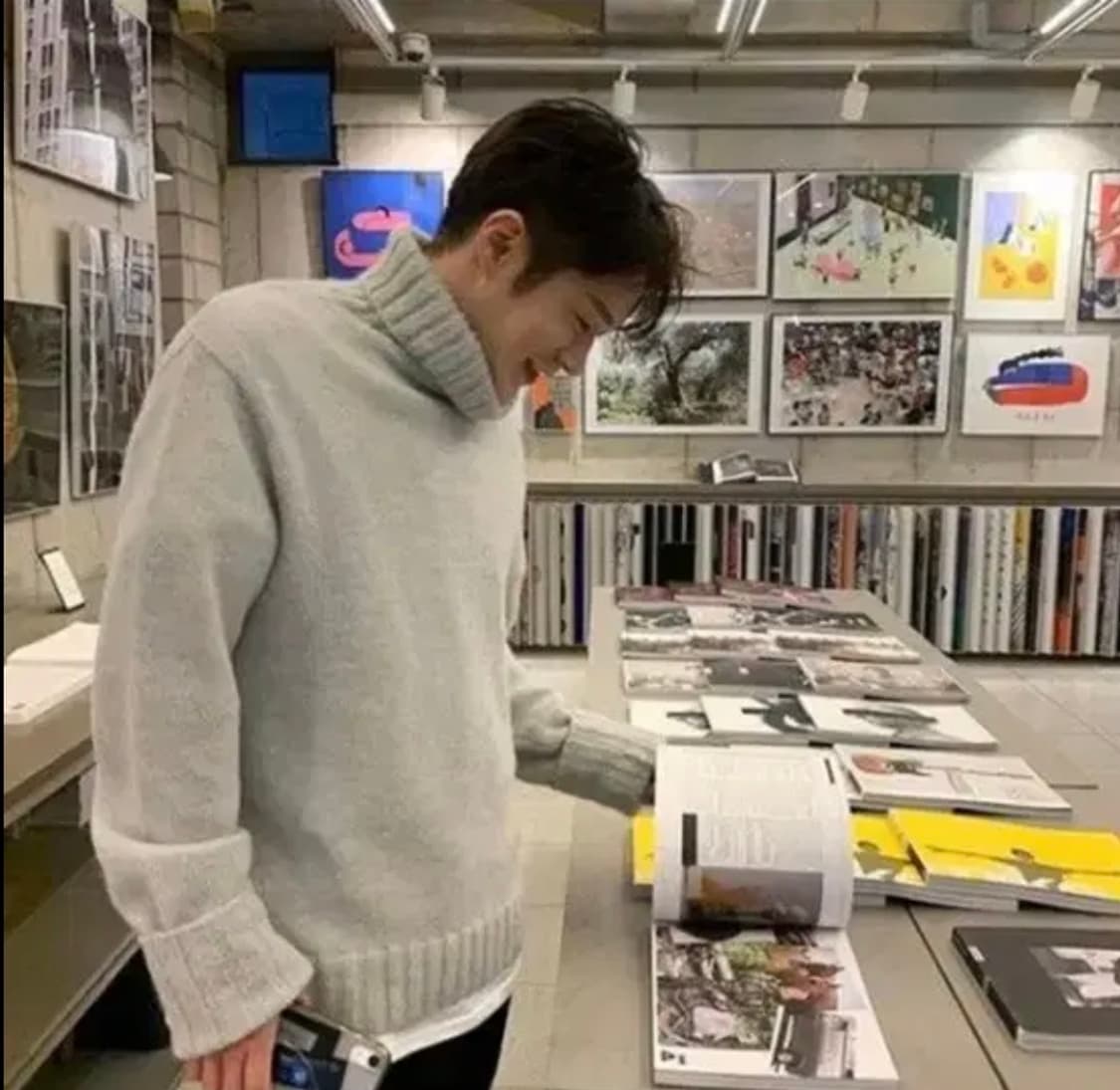 김현우 cos 터틀넥 상품이미지1