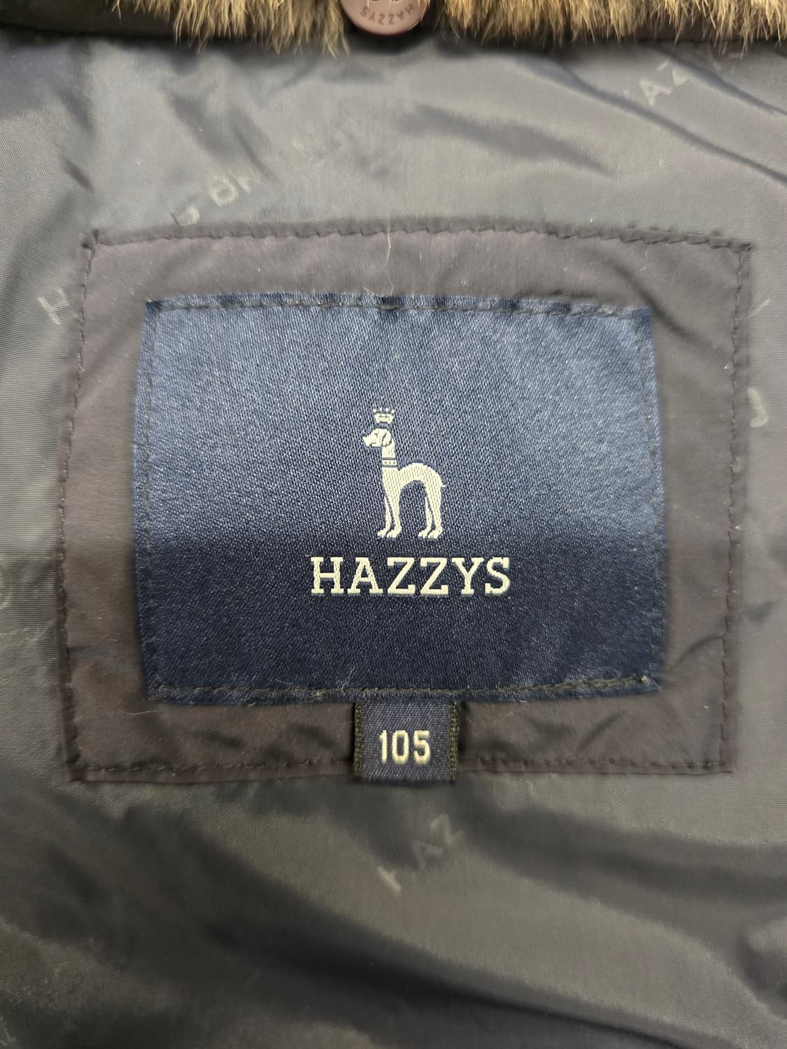 헤지스 남자 덕다운 패딩.
싸이즈 100~105  
 상품이미지6