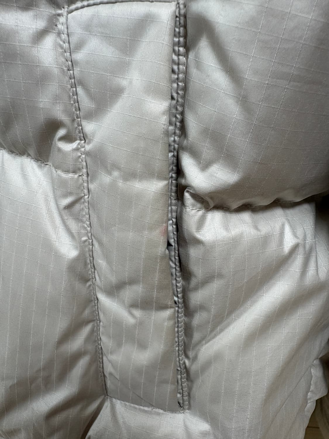 노스페이스 눕시 다운 자켓 크림 베이지 상품이미지3