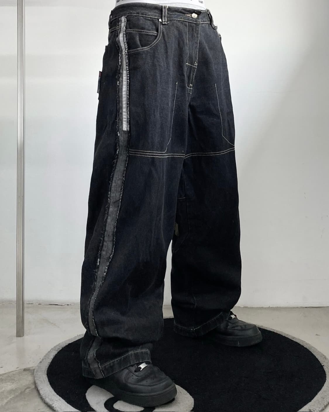 칼 카니 사이드 데미지 라인 와이드 데님 팬츠 상품이미지1