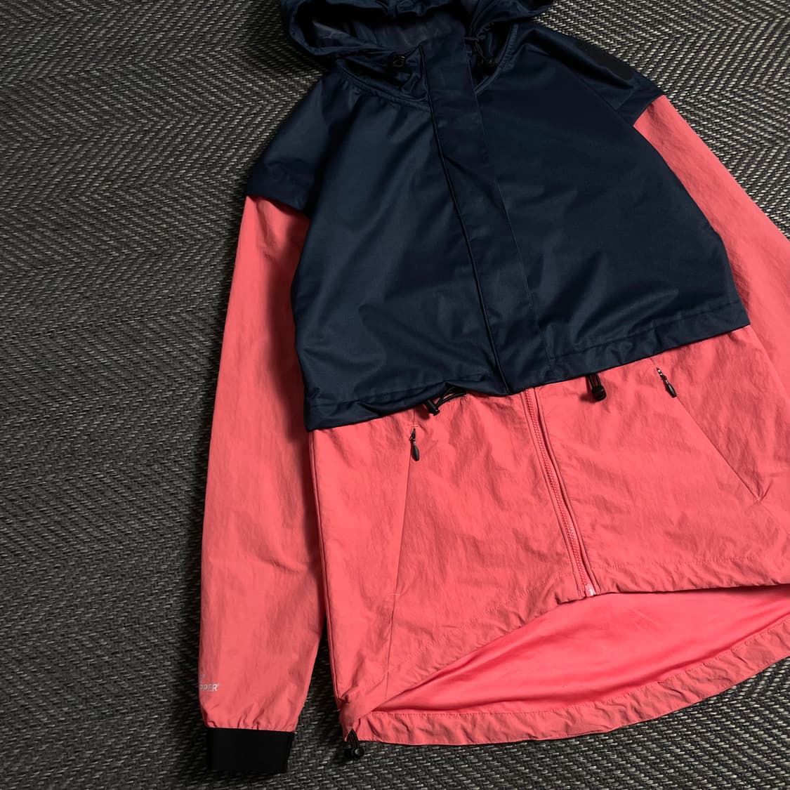 언더아머 우먼스 나일론 경량 윈드 브레이커 바람막이y 4868 상품이미지4