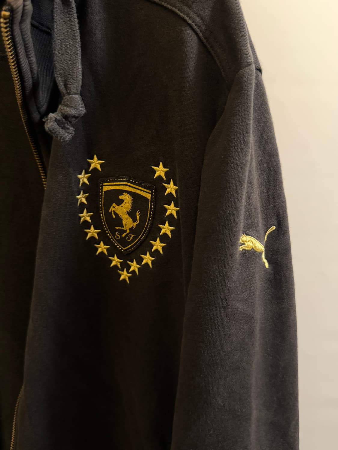 페라리x퓨마 후드집업 상품이미지4