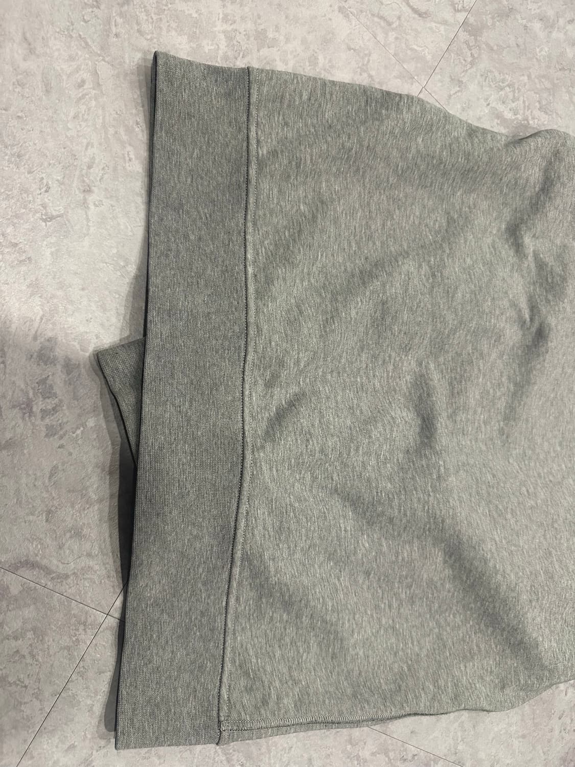 스톤아일랜드 / 22FW 그레이 맨투맨 / L 상품이미지3