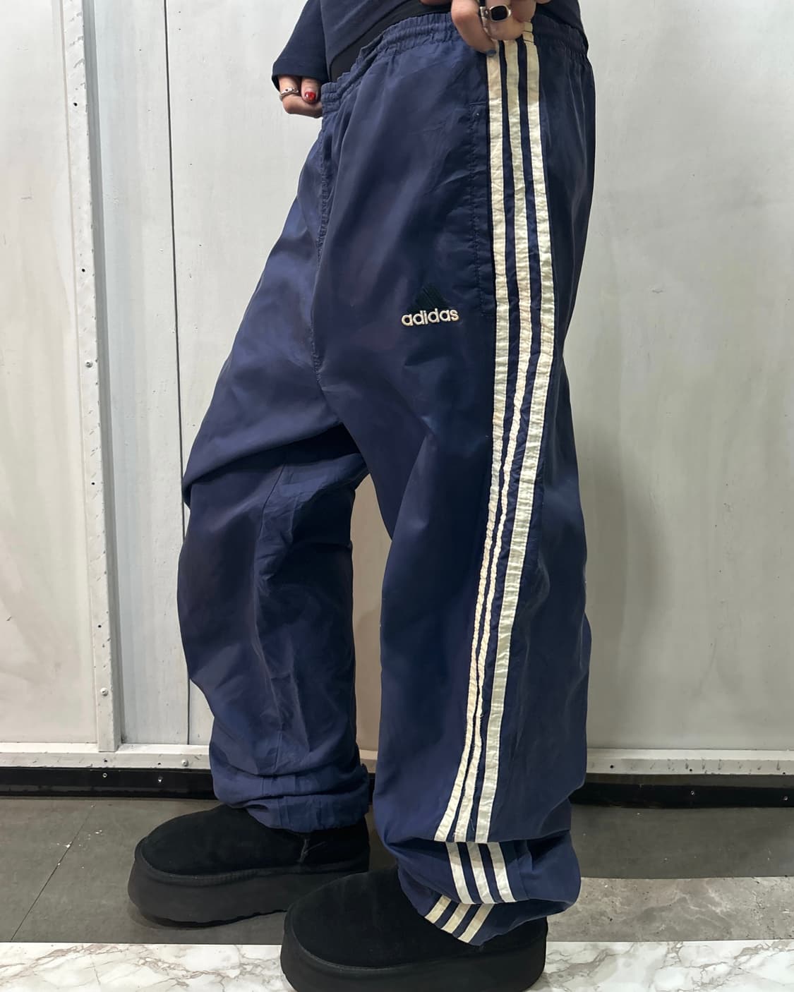 90s ADIDAS 네이비 &아이보리 나일론 트랙팬츠 상품이미지1