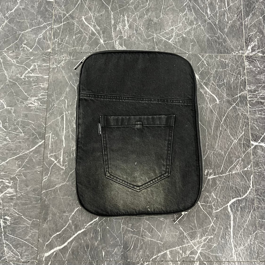 써저리 데님 진 클로버 클러치 백 블랙 데님 상품이미지2