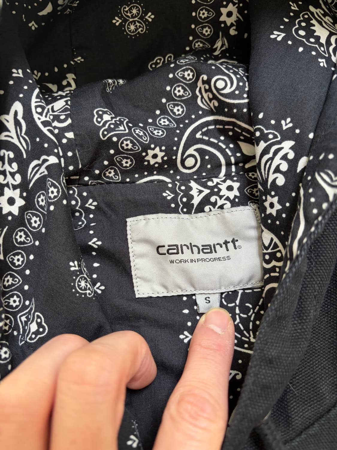 [S] 칼하트 윕(WIP) 리버서블 반다나 액티브 자켓 (블랙) 상품이미지2