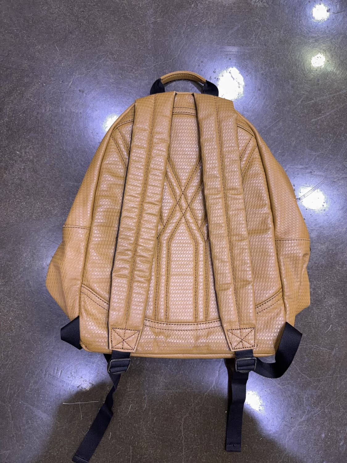 이스트팩 x 가스파드 유키에비치 레더 백팩 상품이미지3