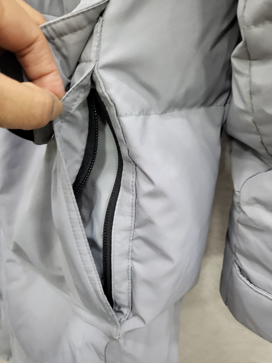 BLACKYAK 벤치 다운 롱패딩 상품이미지5