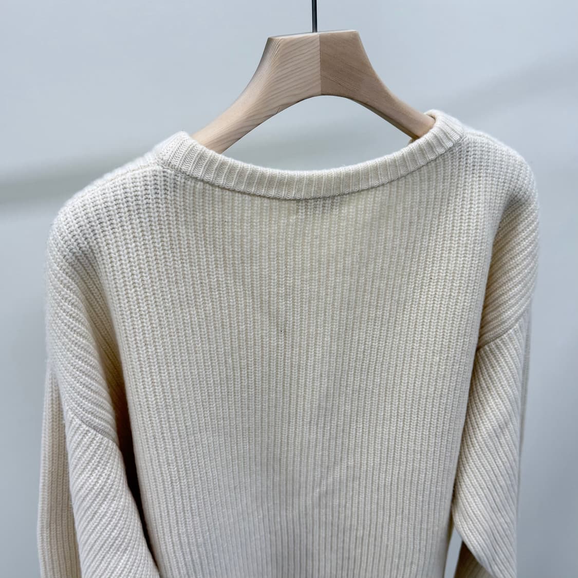 [S+급/오버핏S] 셀린느 리브드 울 니트 아이보리 상품이미지6