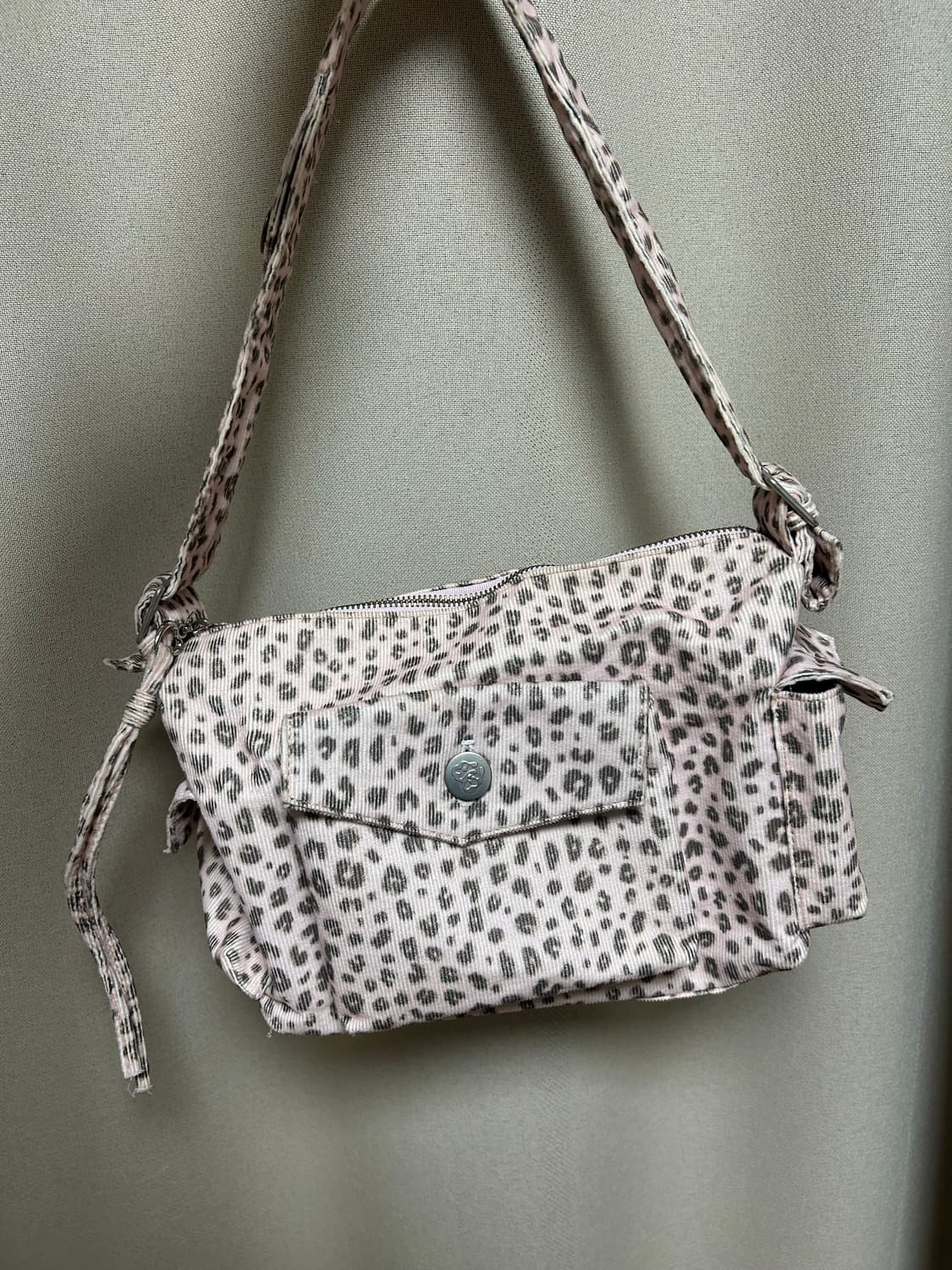 샤키리 레오파드 포켓백 상품이미지1