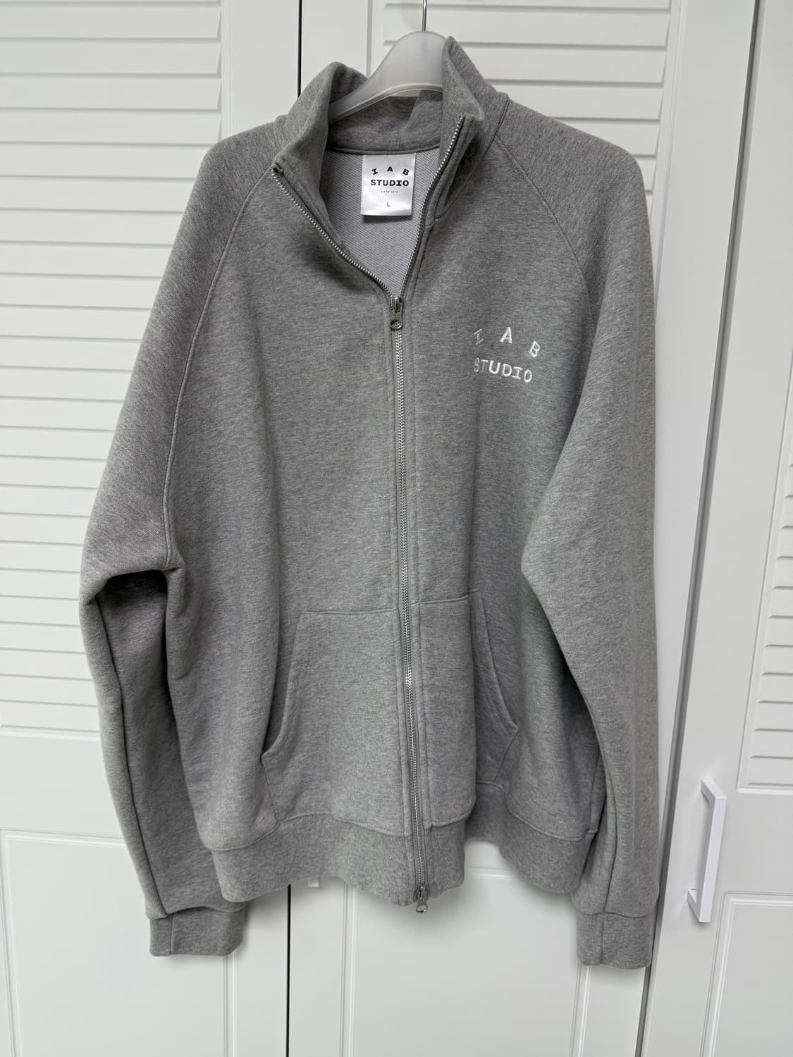 아이앱 스튜디오 투웨이 풀 집업 그레이 화이트 상품이미지1