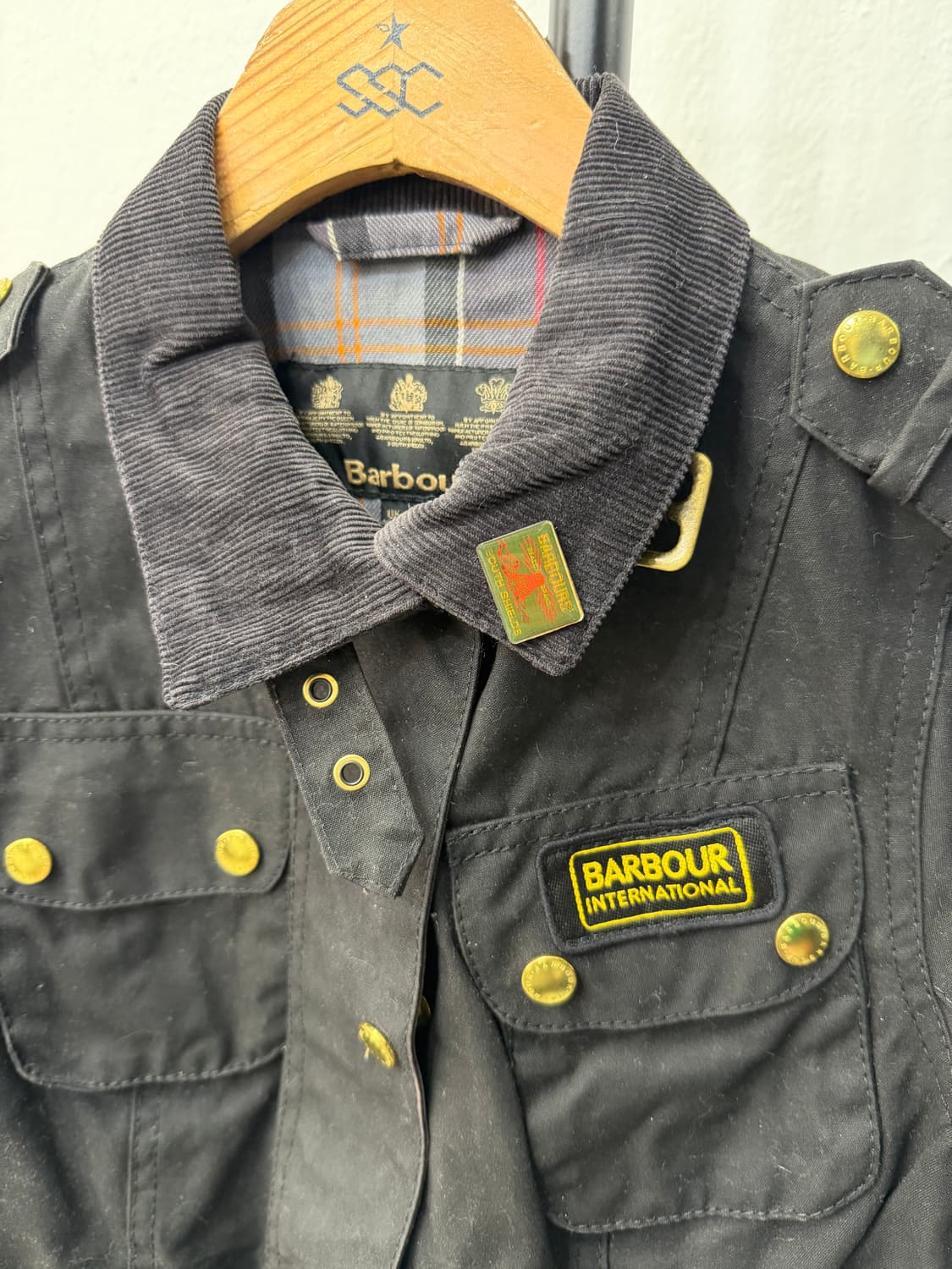 정품) 바버 인터내셔널 새제품급 왁싱 블랙 자켓 XS 상품이미지3