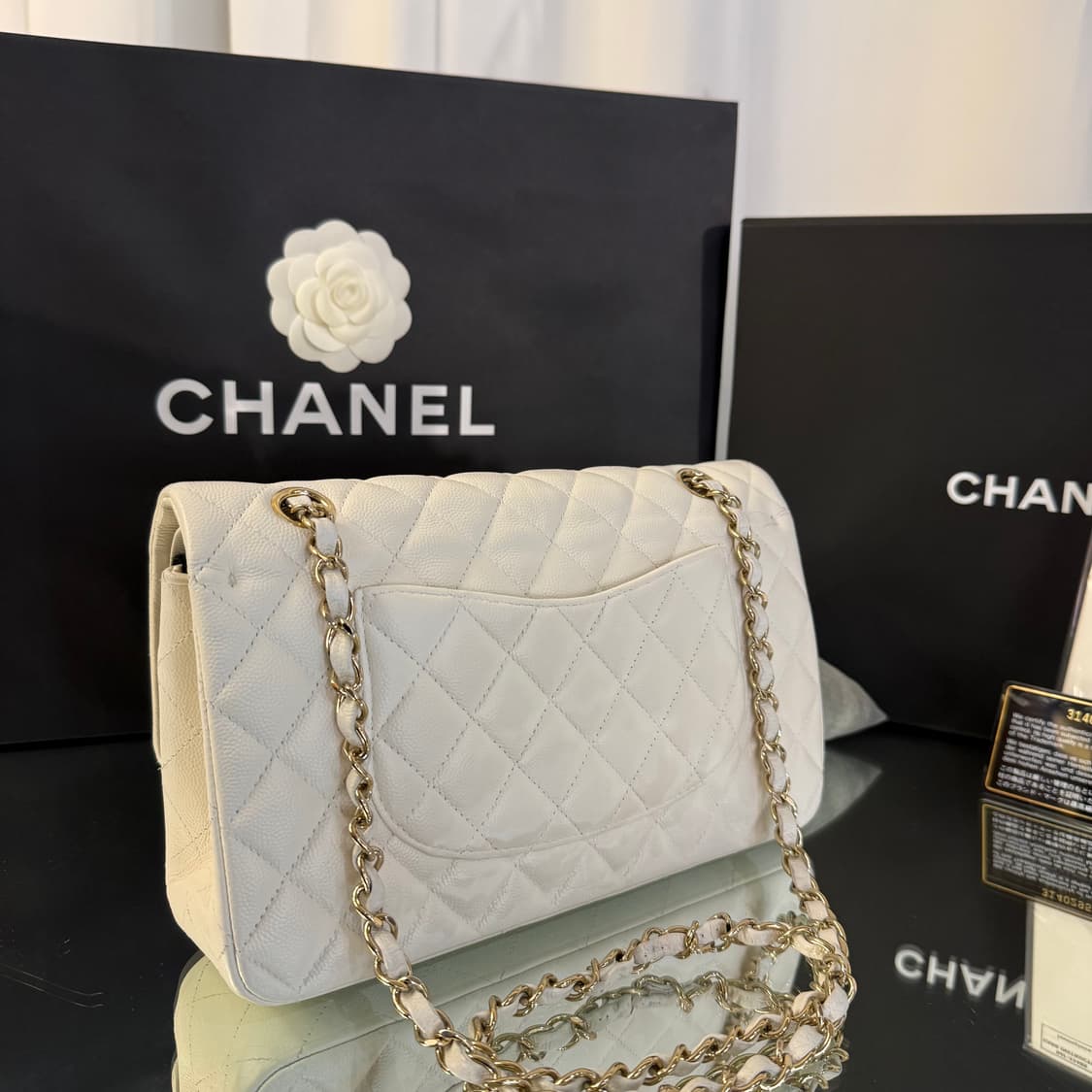 샤넬 A01112 클래식 미디움 플랩백 상품이미지2