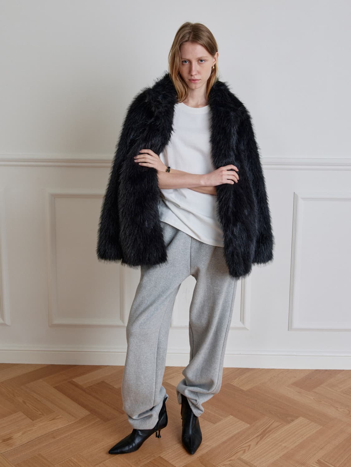 언더스탠딩 장모 무스탕 블랙 (Oversized fur jacket) 상품이미지2