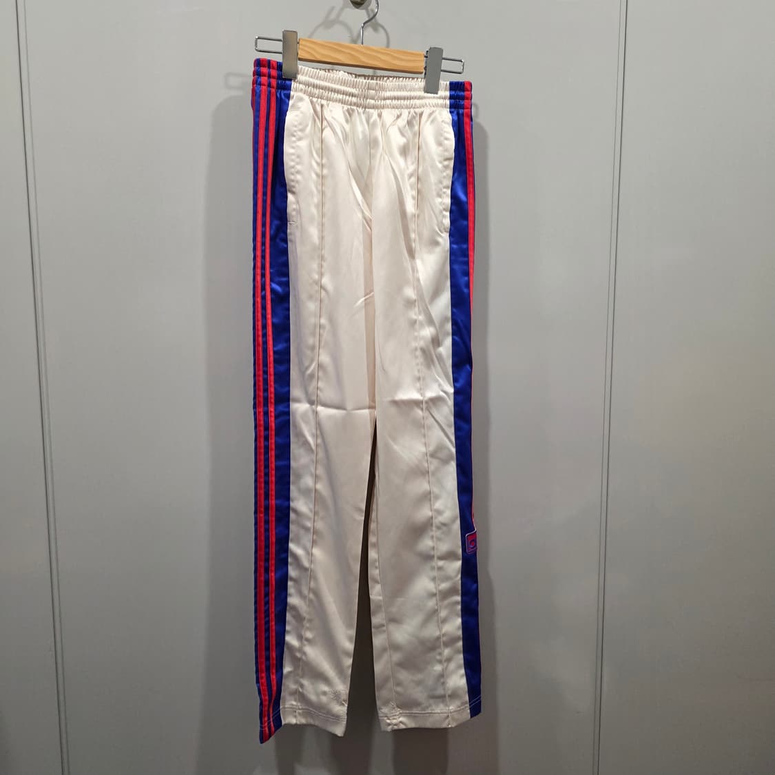 아디다스 오리지널스 사틴 트랙 팬츠 상품이미지1