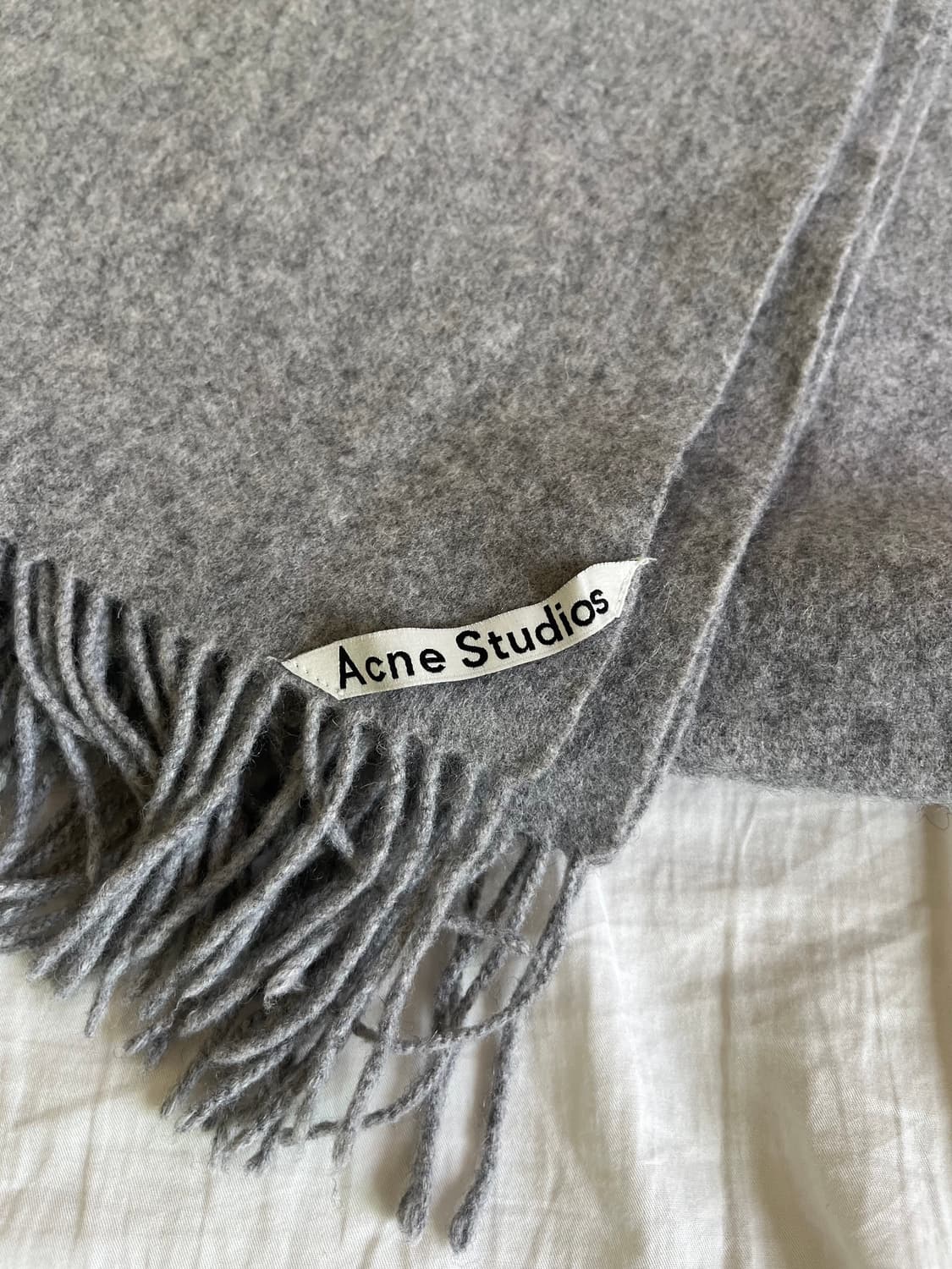 아크네 스튜디오 목도리 상품이미지1