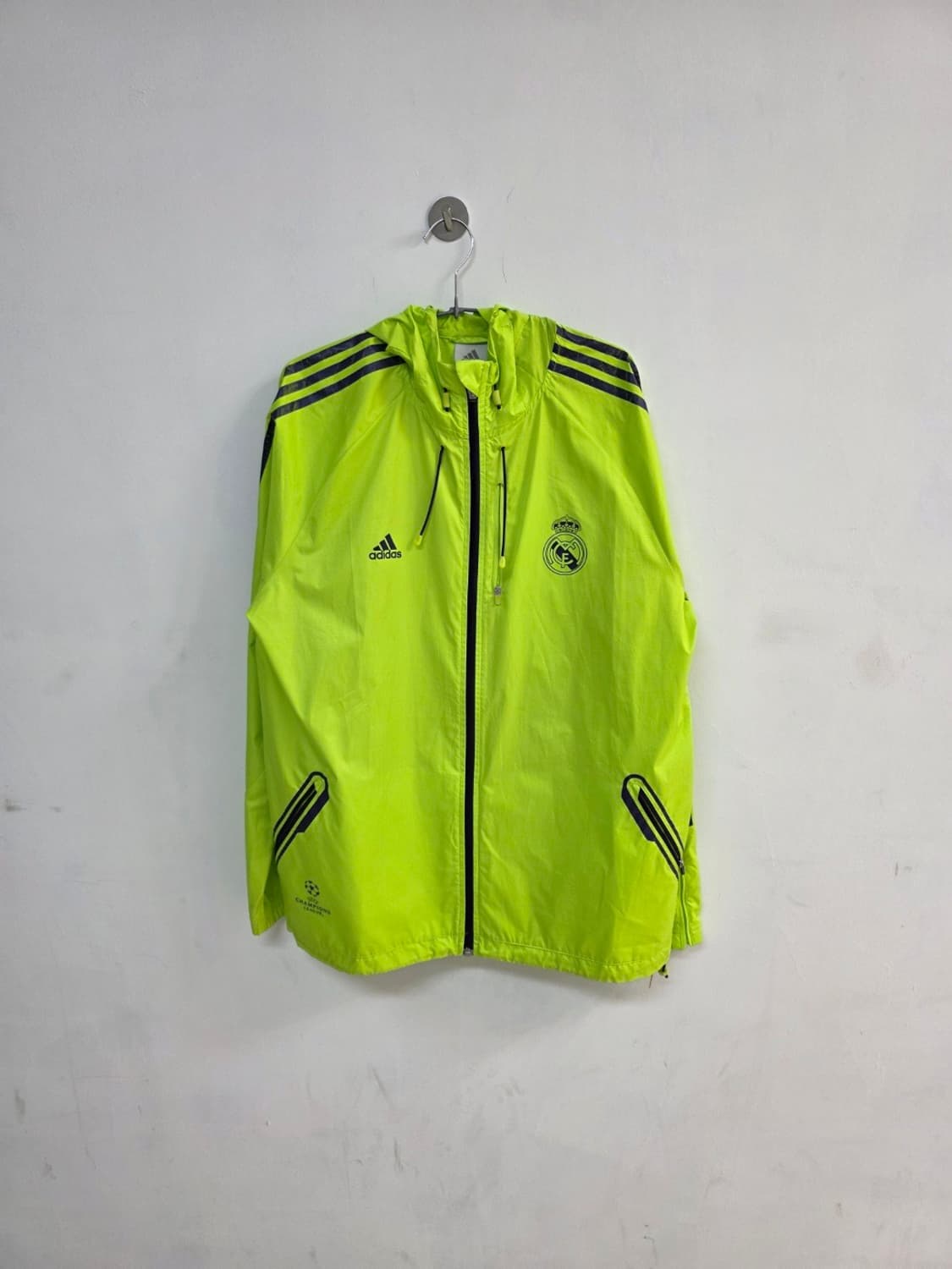 아디다스 레알마드리드 트레이닝탑 바람막이 상품이미지1