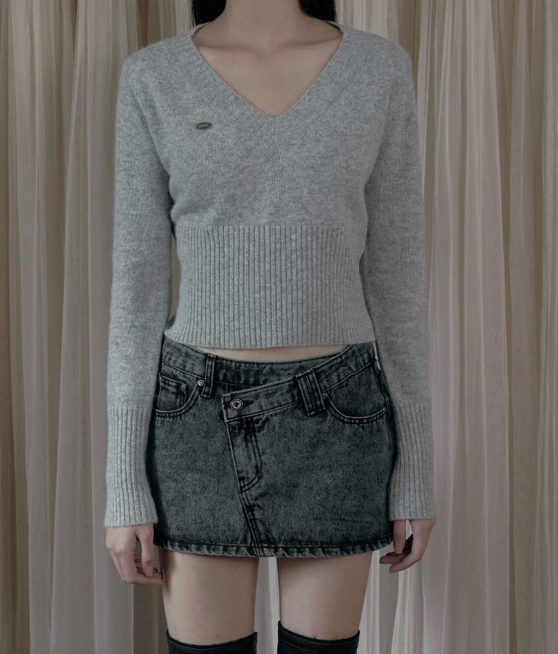 보헤미안 서울 브이넥 슬림핏 앙고라 니트 라이트 그레이 상품이미지1