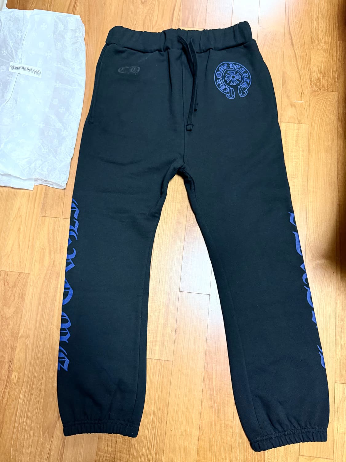 [새상품] 크롬하츠 홀스슈 로고 스웻팬츠 블랙 블루로고 S 상품이미지1