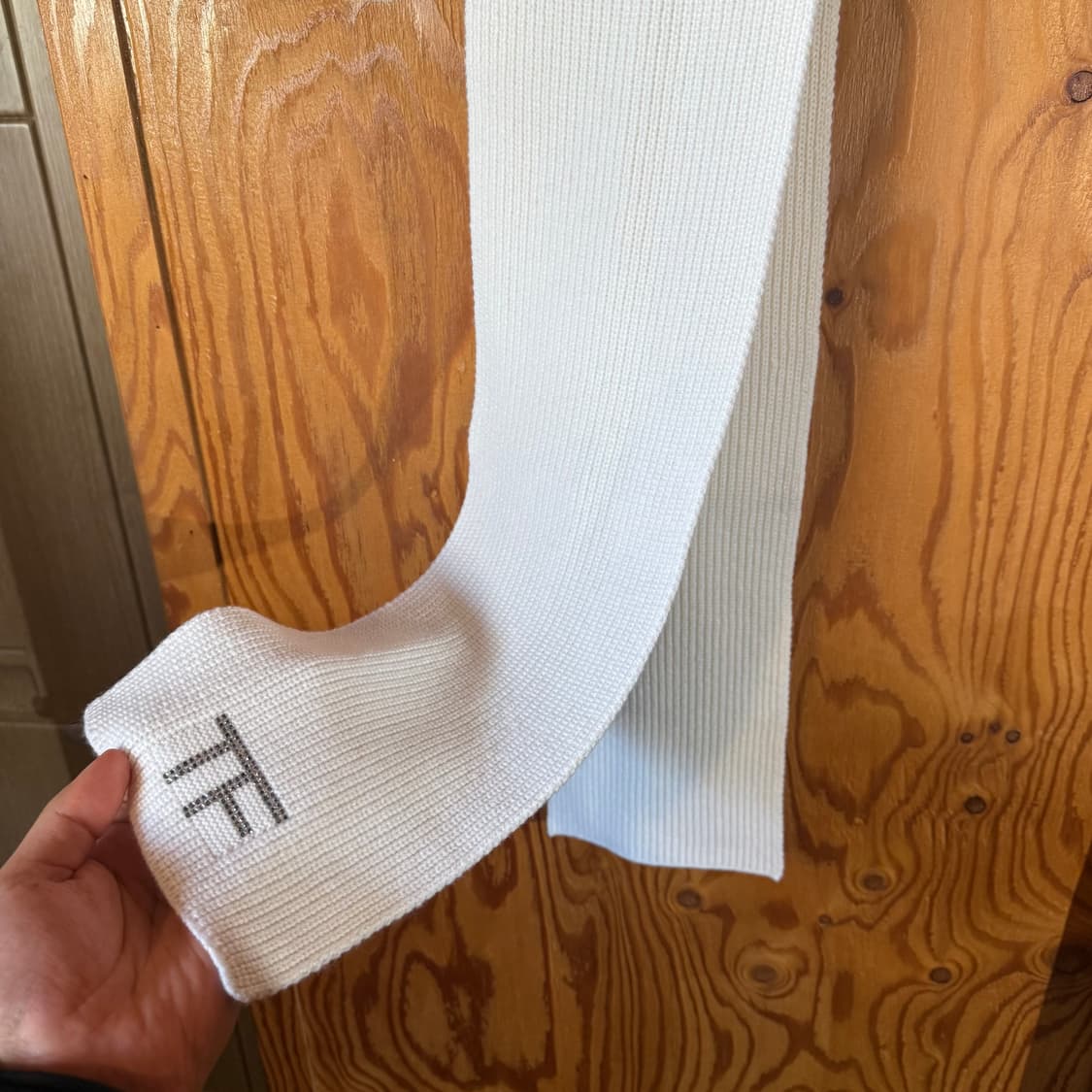 톰포드 TF 로고 캐시미어 머플러 판매 합니다. 상품이미지3