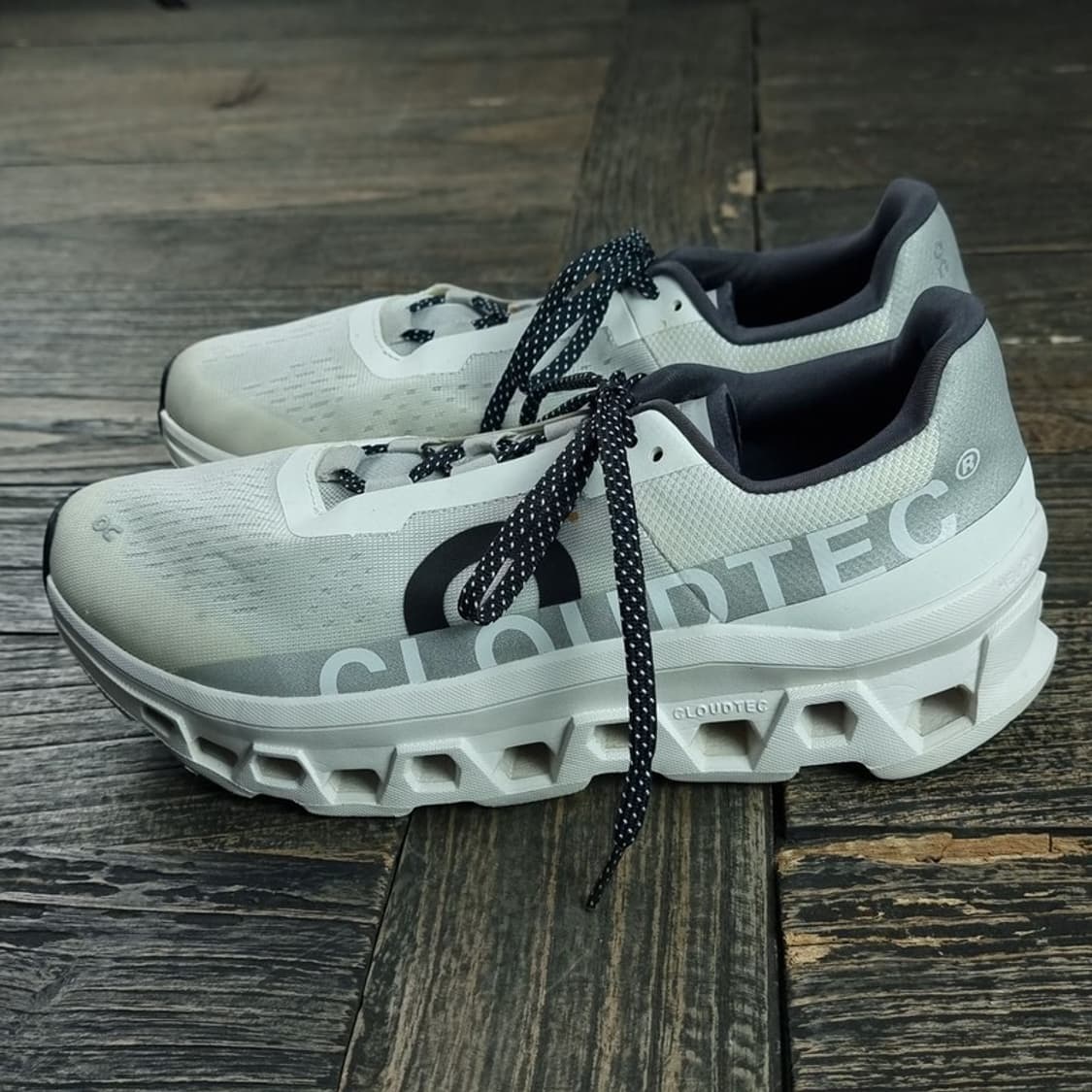 [온러닝] 클라우드몬스터 올 화이트 런닝화 M19030 상품이미지4