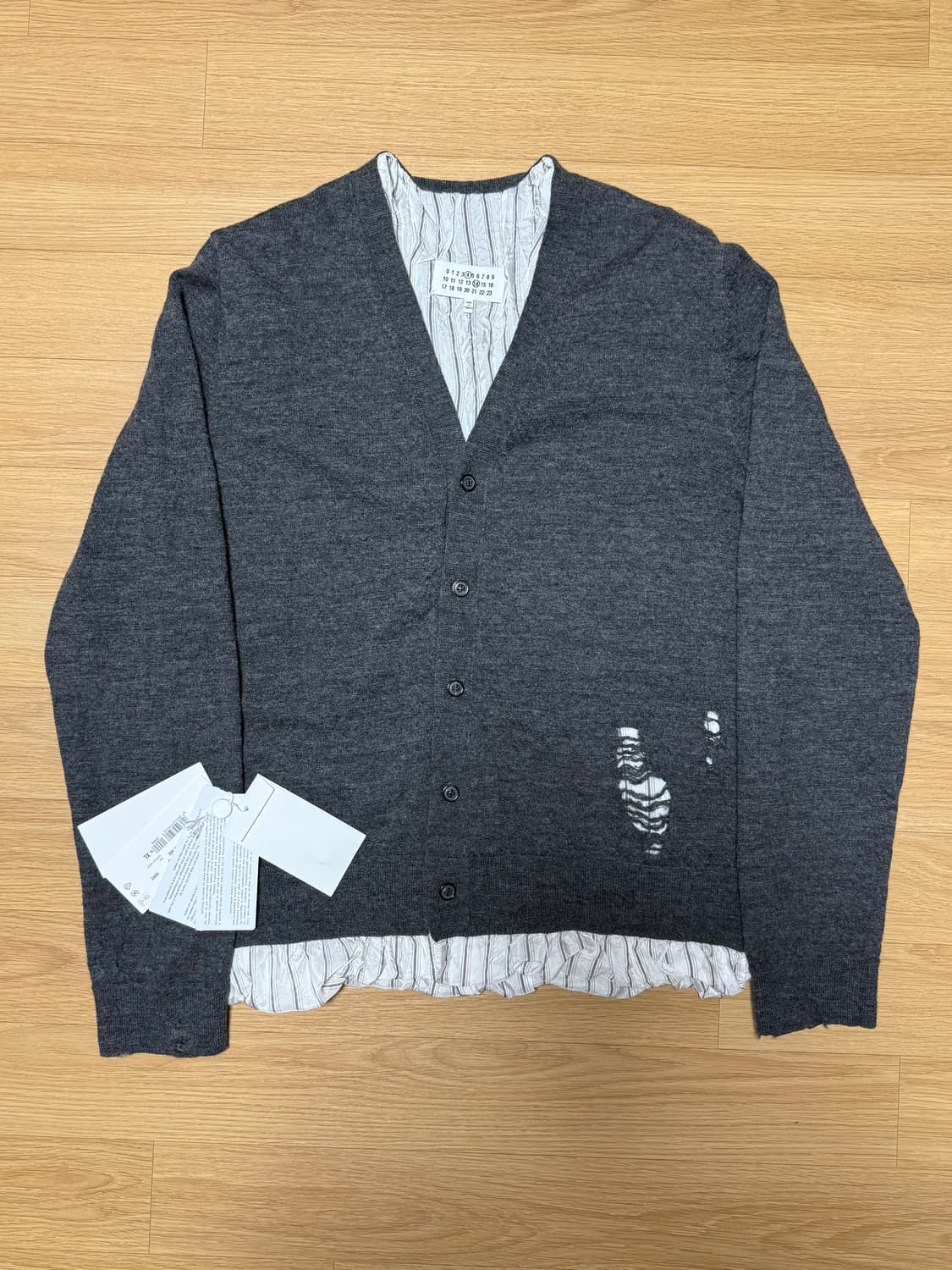 [XL] 메종 마르지엘라 디스트레스드 가디건 다크 그레이 상품이미지1