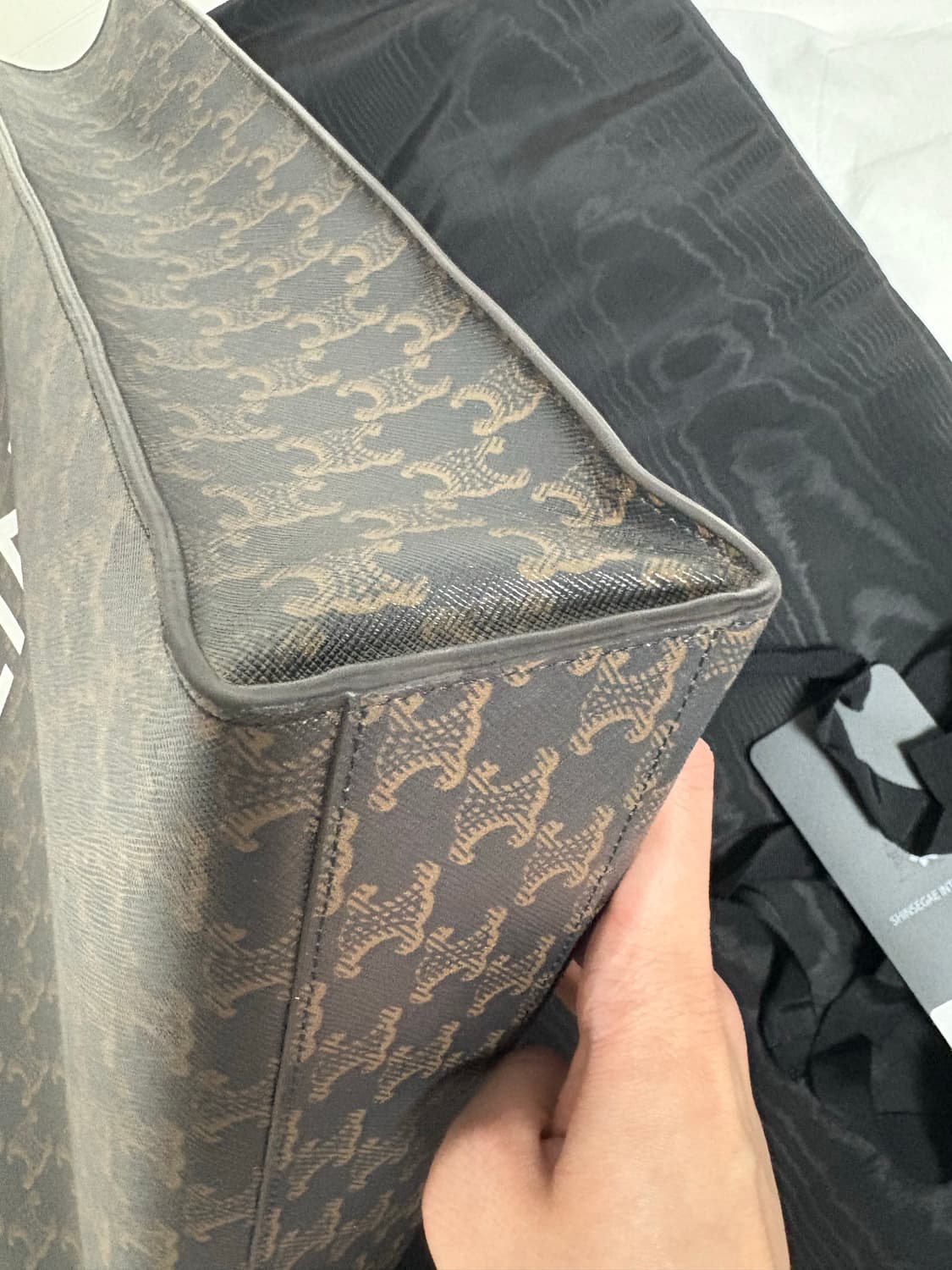 셀린느 트리오페 버티컬 카바스 토트백 라지 상품이미지6