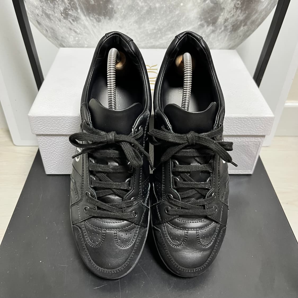 정품 38) 디올 카프스킨 CD 로고 스니커즈 240~245 상품이미지3