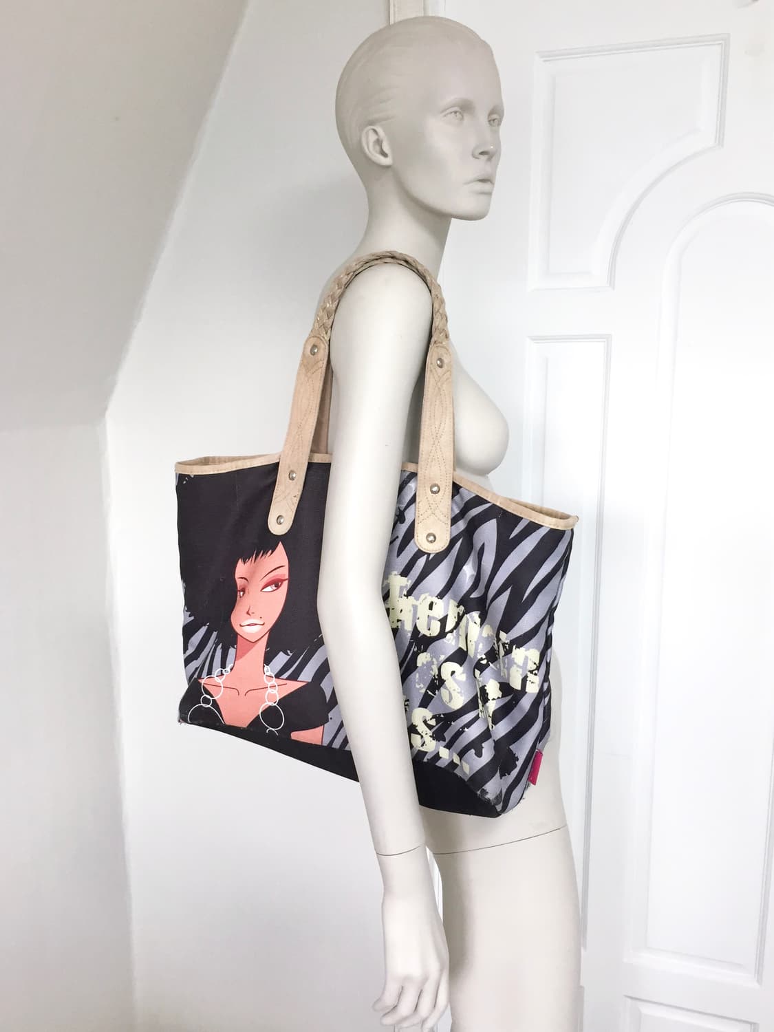 Fashion Illustrated Iconic  Big bag 상품이미지2