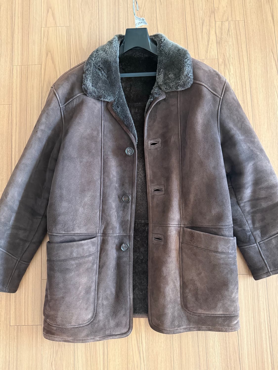 이브 생 로랑 남성 무스탕 코트 상품이미지1