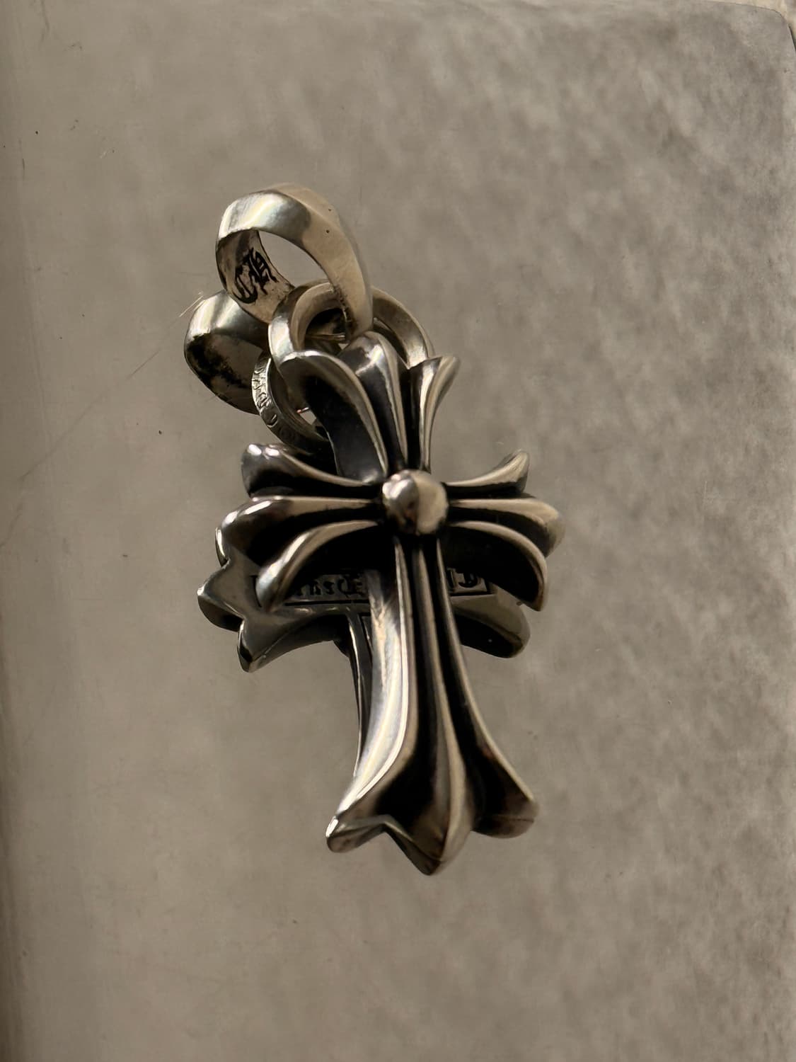 크롬하츠 스몰 크로스 with 베일 펜던트 상품이미지4