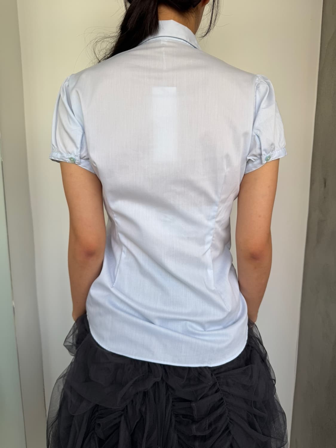 베이비블루 퍼프 셔링 블라우스 상품이미지8