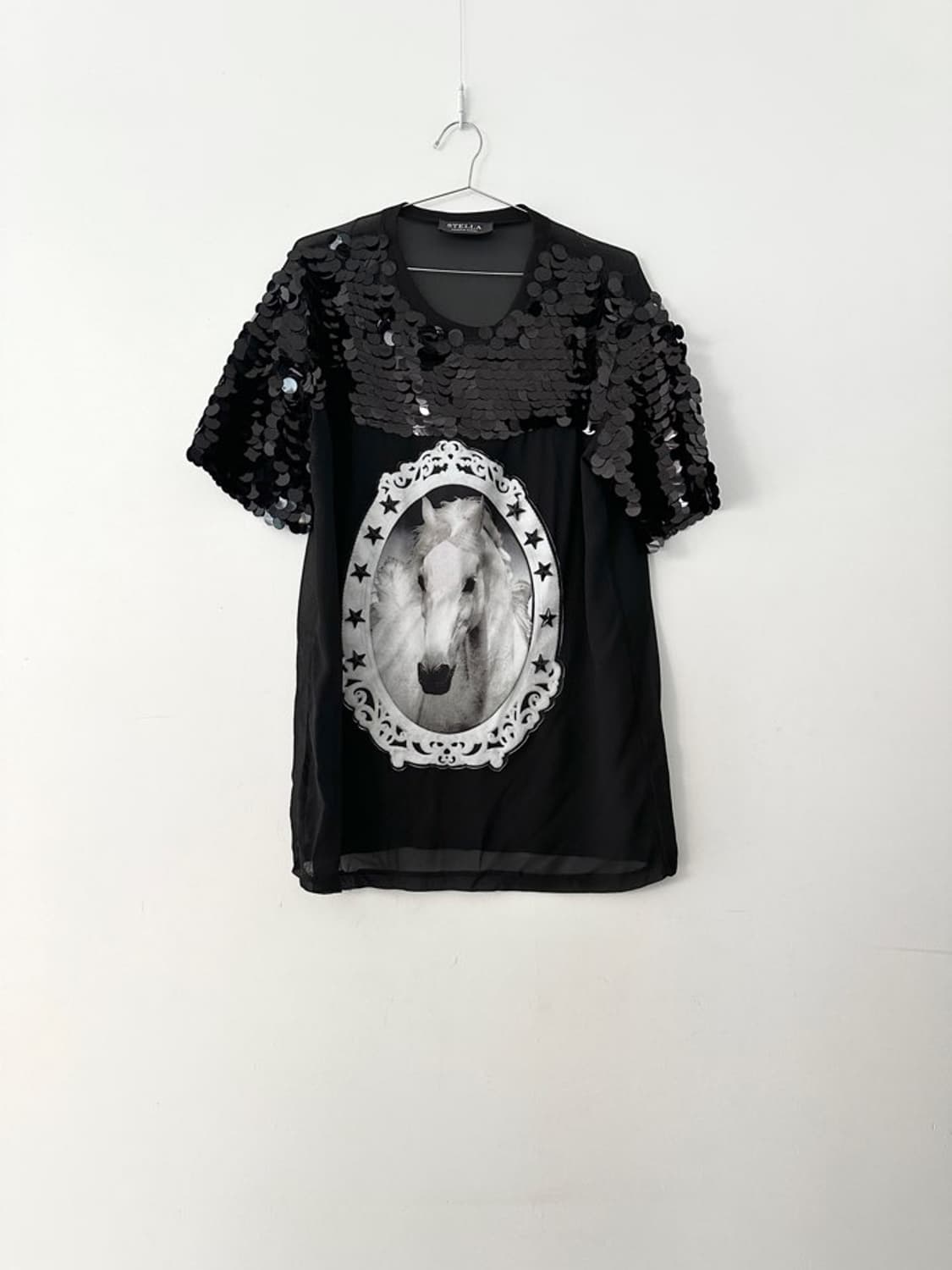 HORSE beads sheer top / black 상품이미지1