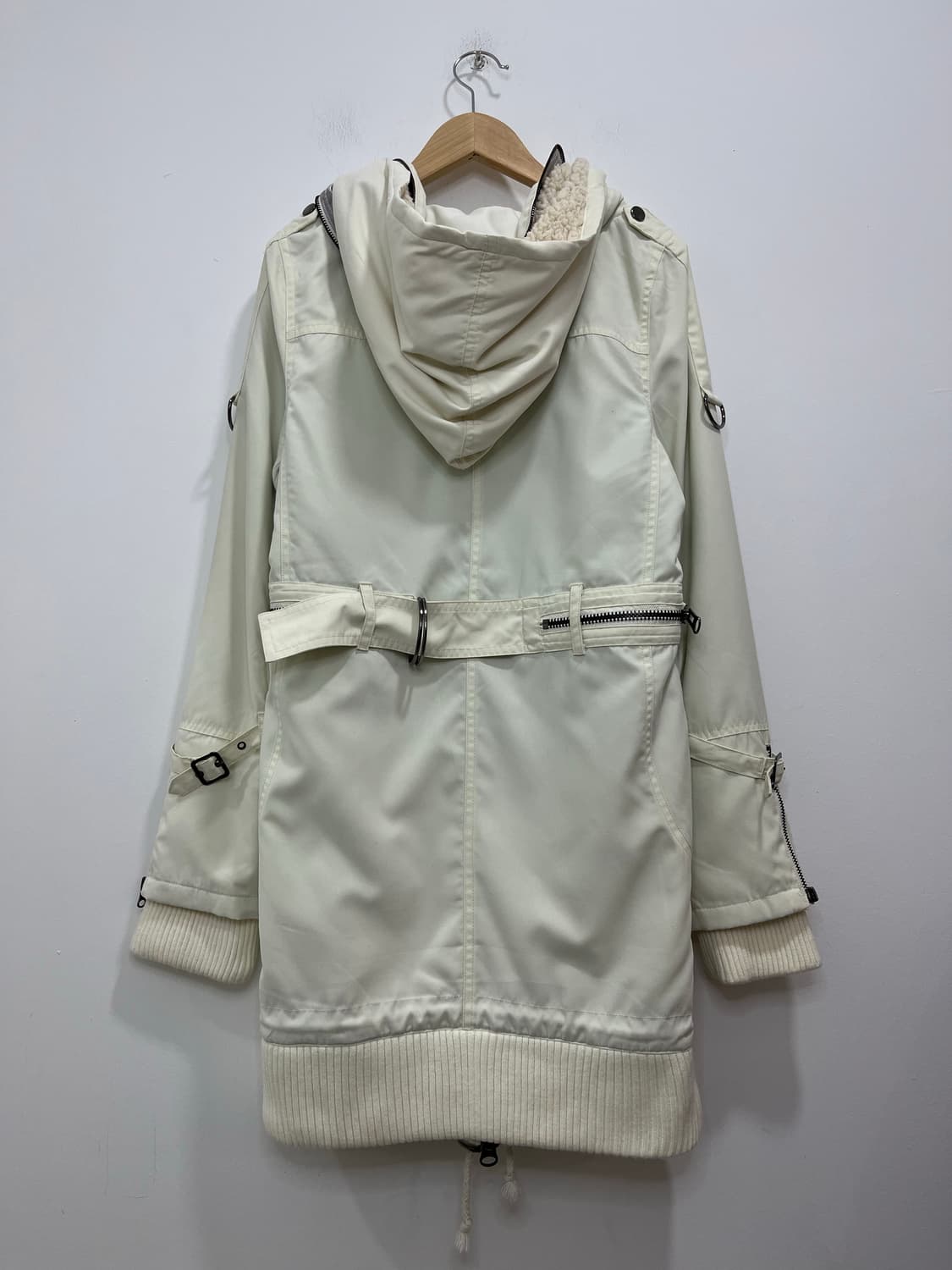 메종길피 락펑크 락시크 화이트 메탈버클 롱자켓  상품이미지8