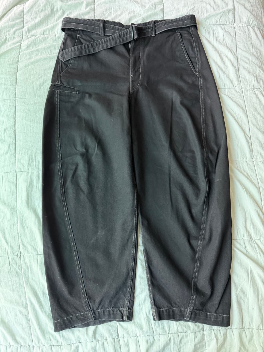 [52] 르메르 트위스티드 벨티드 팬츠 상품이미지1